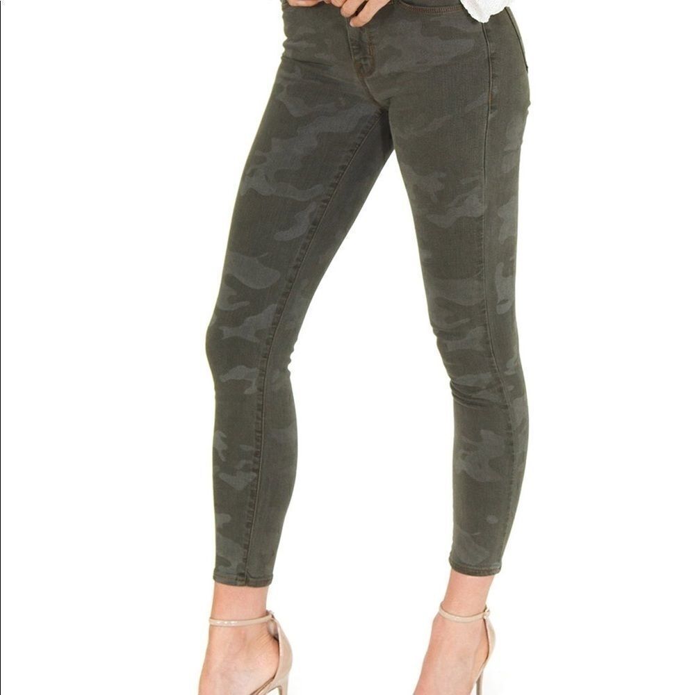 Social Standard by Sanctuary Skinny Jean in Prosperity Camo